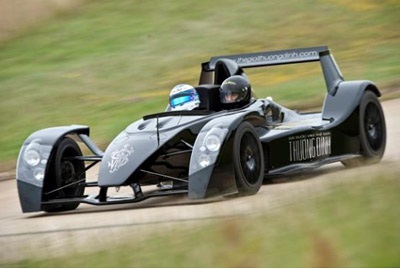 Johnny Trí Nguyễn đam mê đường đua F1 - 3 Cng dàn sao Việt chào đón xe Caparo đến Việt Nam vào tháng 1/2013