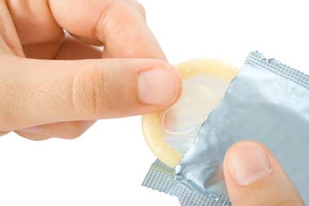 Một số quan niệm sai lầm về bệnh lây truyền qua đường tình dục - 1 Dưới đây là 5 quan điểm sai lầm thường gặp về STD:
