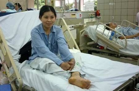 Cô gái thoát chết hy hữu sau 12 giờ tim ngừng đập - 3 Bệnh nhân Thảo trong quá trình phẫu thuật, cấp cứu (Ảnh do bác sỹ cung cấp)