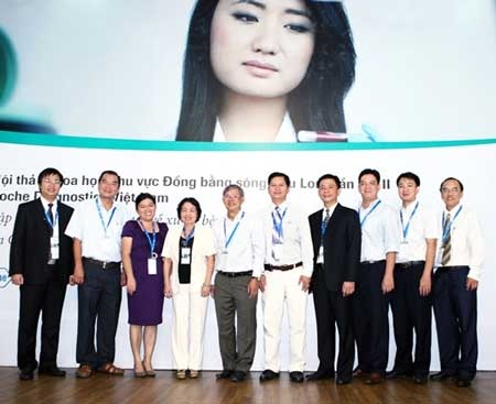 Hội thảo khoa học lần 2: Ưu tiên bệnh viêm gan và sức khỏe sinh sản - 1 Các chuyên gia đầu ngành tham dự báo cáo tại hội nghị.