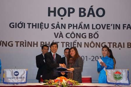 Ra mắt sữa sạch từ nông trại chuẩn