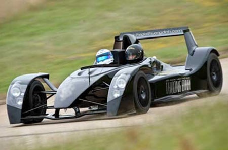 Nữ giám khảo The Voice đam mê… siêu xe - 3 Caparo – siêu xe đầy mê hoặc làm nhiều người đang mong chờ