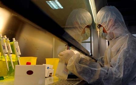 Trung Quốc: Đưa vào sử dụng thuốc phát hiện vi rút H7N9 - 1 Trung Quốc: Phát thuốc thử phát hiện vi rút H7N9
