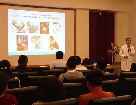 Môi trường văn phòng “bào mòn” sức khỏe theo năm tháng - 1 Môi trường văn phòng “bào mòn” sức khỏe theo năm tháng