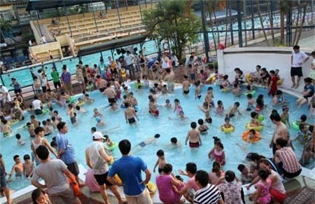 Mùa nắng nóng nguy cơ lây lan bệnh nhiễm khuẩn