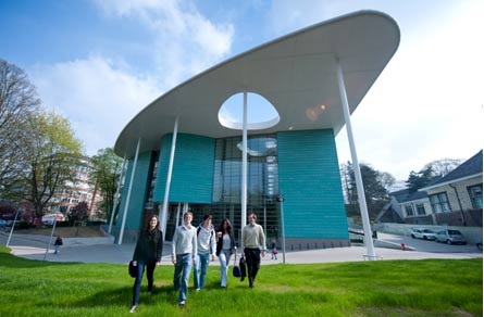 Khuôn viên trường Solvay- Vương quốc Bỉ