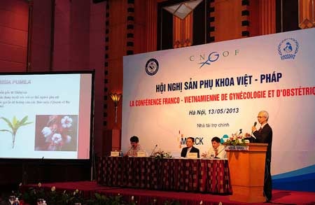 Labisia pumila - cây thuốc làm vững chắc cơ âm đạo (phần 2) - 2 Labisia pumila được giới thiệu trong Hội nghị sản phụ khoa Việt Pháp 2013