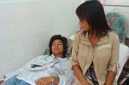 Nạn nhân Rơ Mah Brớ vẫn chưa hết kinh hoàng vì cái chết hụt.