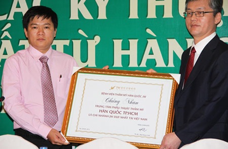 Viện trưởng Bệnh viện JW Hàn Quốc