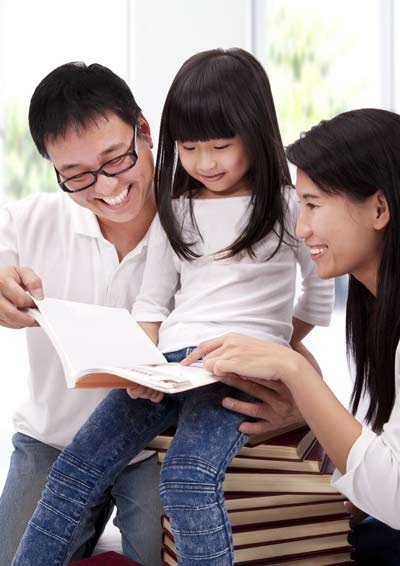 Bước chân vào lớp 1, trẻ phải tập làm quen với môi trường học tập mới và những thói quen mới