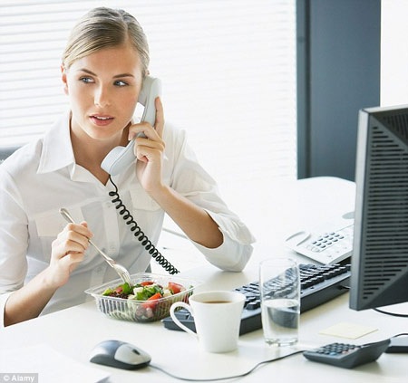 Cách ăn trưa ảnh hưởng đến công việc như thế nào? - 1 Bữa ăn trưa và những tác động đến hiệu quả công việc