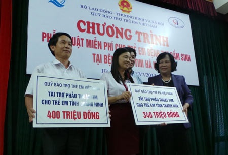 “Chúc các ca mổ tim bẩm sinh đều thành công!” - 2 “Chúc các ca mổ tim bẩm sinh đều thành công!”