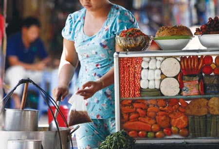 Trong giò chả có bao nhiêu hoá chất? - 2 Bột “dai giòn”. Ảnh: Sa Đồng