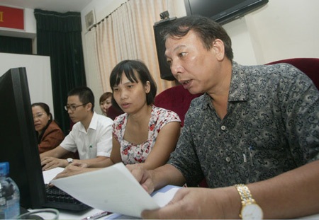 “Chăm lo, bảo vệ quyền lợi của người lao động trong và ngoài nước” - 2 Chủ tịch Tổng Liên đoàn Lao động Việt Nam Mai Đức Chính