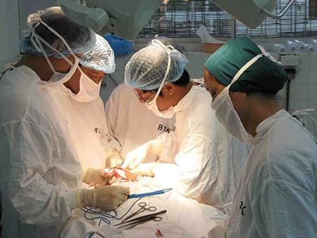 Đừng vội cắt bỏ “núi đôi” - 1 Một ca phẫu thuật ung thư vú