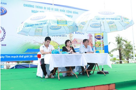 Hơn 2.000 người đi bộ vì sức khỏe tim mạch