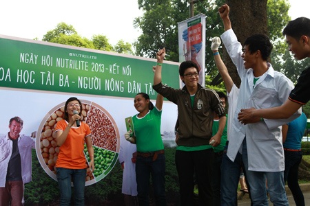 Rộn rã vui chơi, tìm hiểu cùng Ngày hội Nutrilite tại Hà Nội - 3 Nhà phân phối háo hức đóng vai “Nhà khoa học tài ba – Người nông dân tài giỏi”
