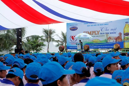 Hơn 2.000 người đi bộ vì sức khỏe tim mạch