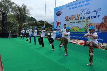 Hơn 2.000 người đi bộ vì sức khỏe tim mạch