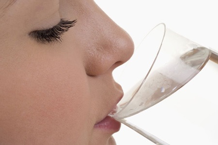 Nhịn tiểu gây ra vô sinh - 1 Nữ giới nhịn tiểu lâu dẫn đến vô sinh
