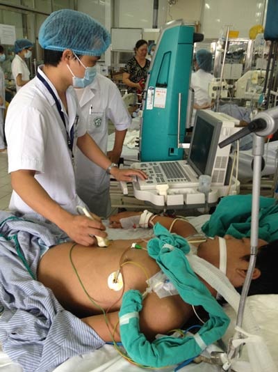 Mất mạng vì chữa bệnh theo lang băm - 2 Điều trị cho BN Đ.T.T. tại Khoa Hồi sức tích cực, BV Bạch Mai.