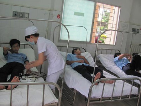 Trẻ ngộ độc do người lớn - 1 Học sinh cấp 2 bị ngộ độc thuốc đang được điều trị tại Bệnh viện quận 2, TP HCM