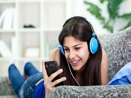 Cách thư giãn sau một ngày đầy căng thẳng - 2 Nghe nhạc