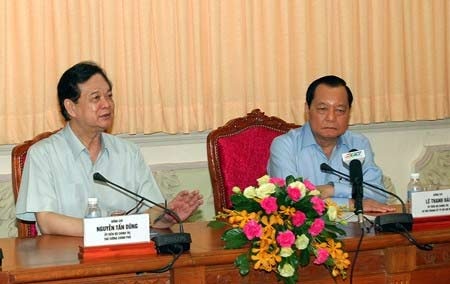 Thủ tướng chỉ đạo giảm quá tải bệnh viện tại TPHCM - 2 Thủ tướng Nguyễn Tấn Dũng và Bí thư Thành ủy TPHCM Lê Thanh Hải - Ảnh VGP/Nhật Bắc