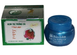 Kem bảo lâm - Bí quyết gia truyền các bệnh ngoài da - 3 Bà Lê Thị Châm nhận giải thưởng Bông hồng vàng