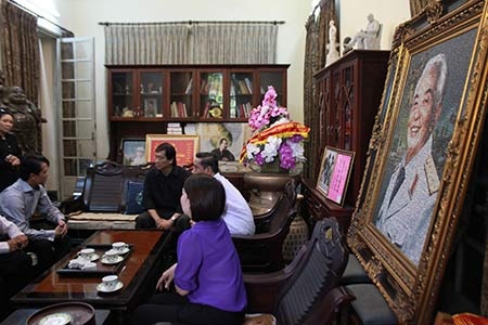 “Đại tướng đã trút hơi thở cuối cùng nhẹ nhàng” - 5 Phòng tiếp khách nhà chính