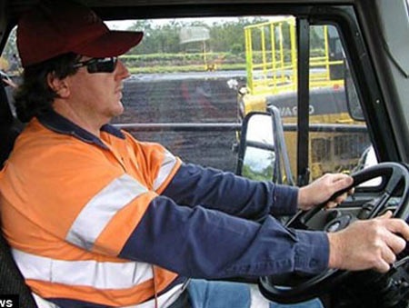 Cách tránh bệnh đau cột sống cho tài xế - 1 GS.TS.BS Nguyễn Văn Chương, chủ nhiệm bộ môn nội thần kinh, viện Quân y 103 trả lời: