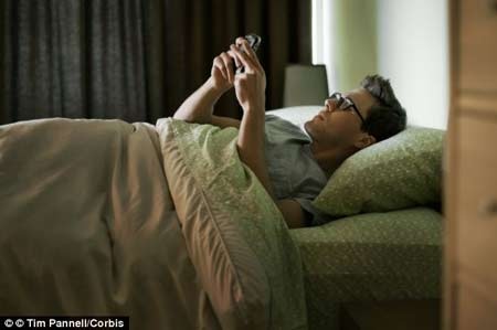 Nhắn tin quá nhiều - Kẻ thù của giấc ngủ - 1 Nhắn tin quá nhiều - Kẻ thù của giấc ngủ