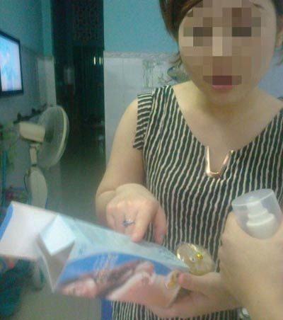 Chị T. đang tư vấn mỹ phẩm “nở”