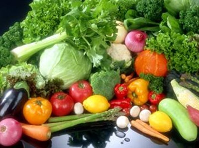 Thực phẩm giúp giảm nồng độ axit uric trong máu - 1 Các loại rau xanh và hoa quả giúp giảm nồng độ axit uric trong máu.