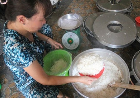 “Phép lạ” hóa chất: Cơm bẩn, thịt thối hóa thơm ngon - 1 “Phép lạ” hóa chất: Cơm bẩn, thịt thối hóa thơm ngon