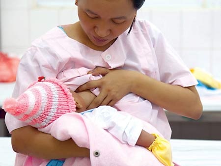 Sữa mẹ có “hạn sử dụng” không? - 1 Sữa mẹ có “hạn sử dụng” không?