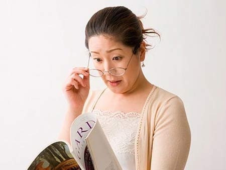 Cận thị lúc trẻ, già không viễn thị? - 1 ThS.BS Hoàng Cương, phó khoa khám bệnh, bệnh viện Mắt Trung ương trả lời: