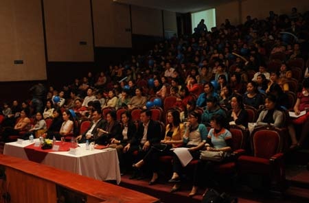 Hà Nội: Những hình ảnh thú vị tại tọa đàm “Làm mẹ thông thái” - 5 500 mẹ tham gia sự kiện tại Hà Nội