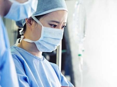 Những ca bệnh ly kỳ qua lời kể của bác sĩ phẫu thuật - 1 Những ca bệnh ly kỳ qua lời kể của bác sĩ phẫu thuật