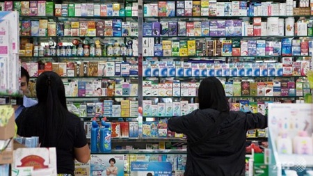 Khách đại lục đổ bộ, thị trường thuốc Hồng Kông rối loạn