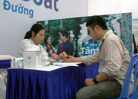 Biết về tiền đái tháo đường trước khi quá muộn! - 1 Khám định kỳ và tuân thủ tư vấn của bác sĩ chuyên khoa sẽ giúp giảm thiểu nguy cơ mắc bệnh