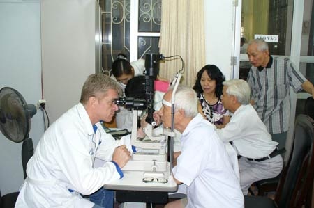 Cơ hội vàng để bỏ kính tại bệnh viện Mắt quốc tế Việt Nga - 1 Cơ hội vàng để bỏ kính tại bệnh viện Mắt quốc tế Việt Nga
