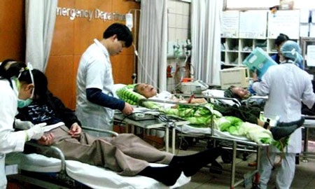 Tâm sự của bác sĩ ngày Tết "phát khùng" ở bệnh viện - 1 Các bác sĩ BV Bạch Mai đã sẵn sàng làm nhiệm vụ trong ngày Tết