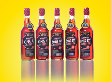 Cách bảo quản nước mắm truyền thống - 1 Nên bảo quản nước mắm trong chai thủy tinh