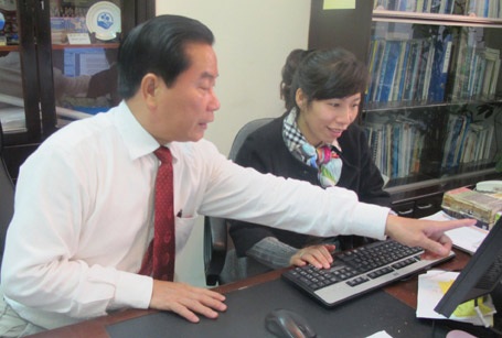 Ông Nguyễn Trọng An trao đổi cùng phóng viên Dân trí về các câu hỏi của độc giả