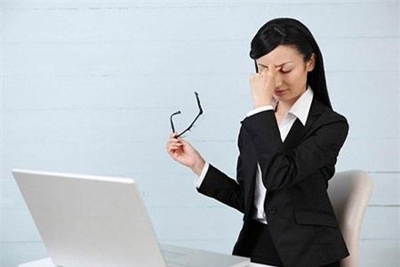 83% tỉ lệ người mù được cho là có thể phòng chữa được? - 3 Tránh làm việc máy tính trong thời gian dài để có một đôi mắt khỏe