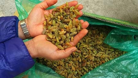 Thận trọng hoa quả sấy khô nhiễm chì - 1 Hoa quả sấy được bày bán ở các chợ không nhãn mác, bao bì