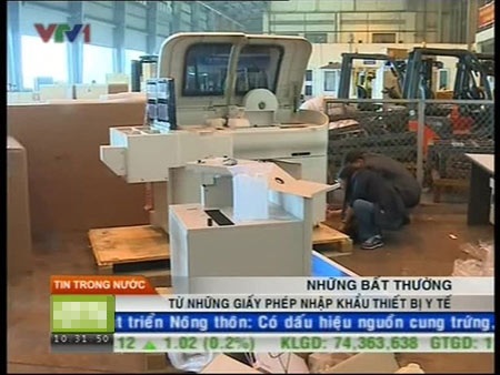 Bộ Y tế báo cáo Thủ tướng về 2 công ty nhập khẩu thiết bị y tế cũ - 1 Đài Truyền hình Việt Nam đưa tin về các thiết bị y tế cũ tại công ty Bảo Trân.