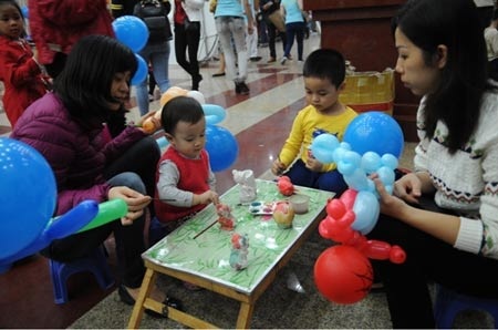 Các
em tại khu vui chơi