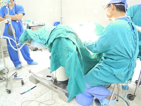 Chảy máu âm hộ ở trẻ gái do ho kéo dài - 1 Bé gái N.T.N